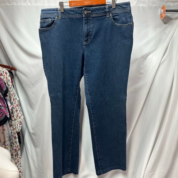 Chico's 2.5 Short Womens Straight Leg Medium Wash Jeans Size 14P Classic‎ Denim - Picture 13 of 16